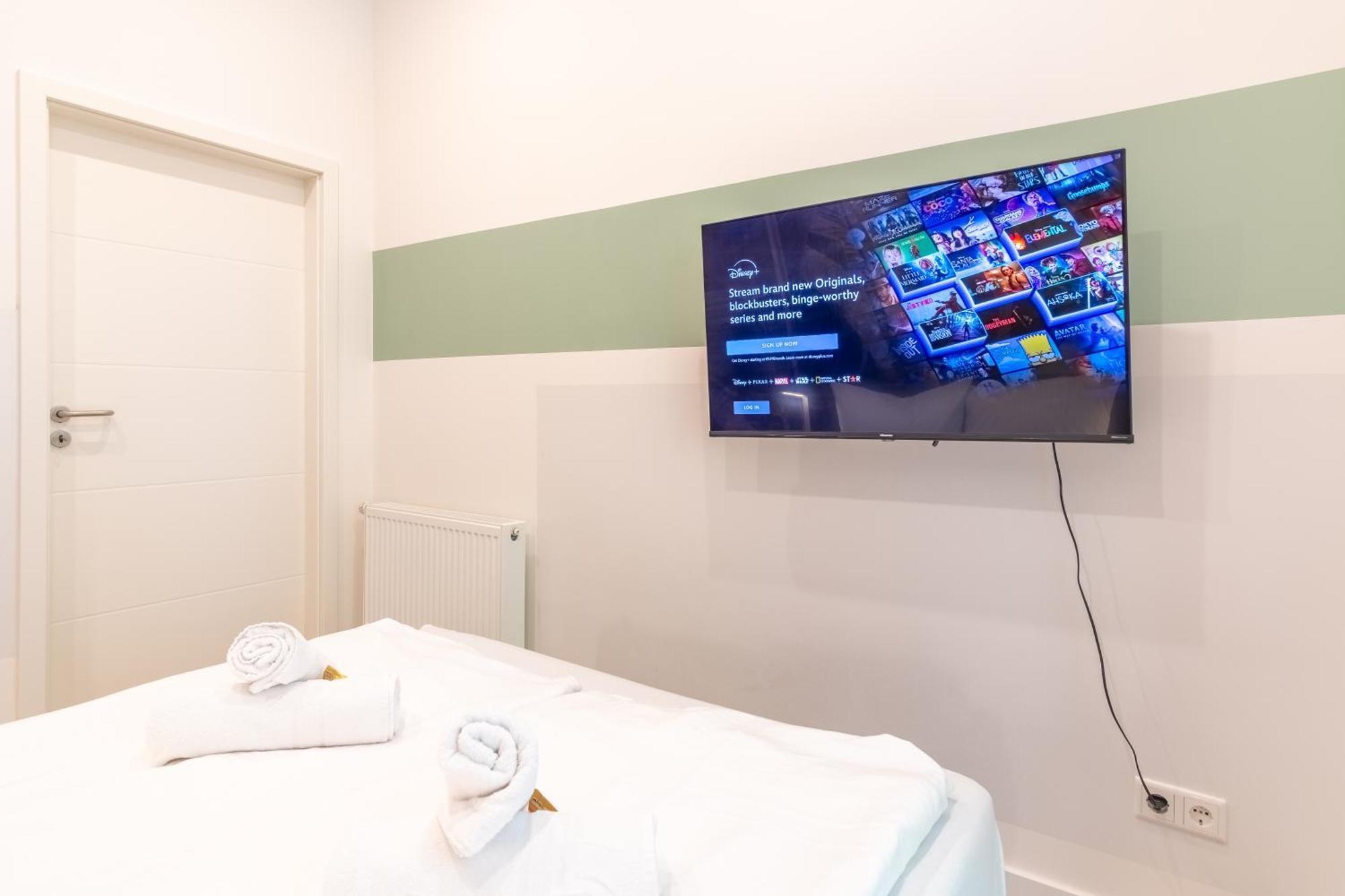65 Zoll 4K Tv, Disney Plus, Soundbar, Kostenloser Kaffee, 5 Raeume Lipcse Kültér fotó